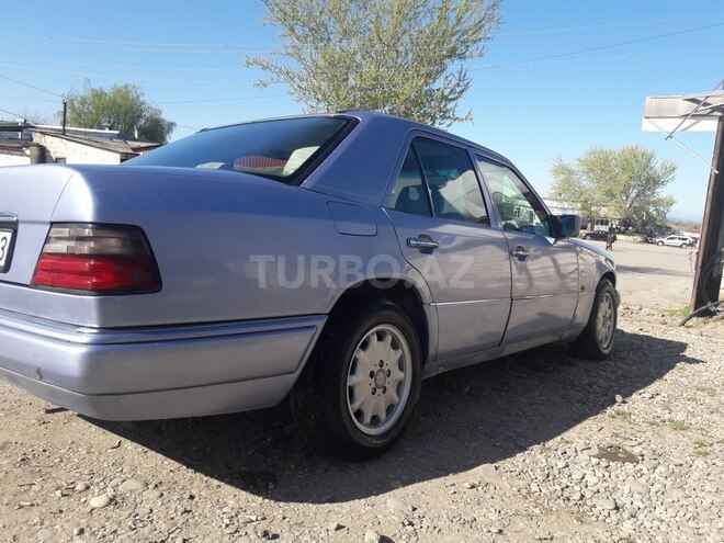 Mercedes E 300 1994, 350,000 km - 3.0 l - Qusar