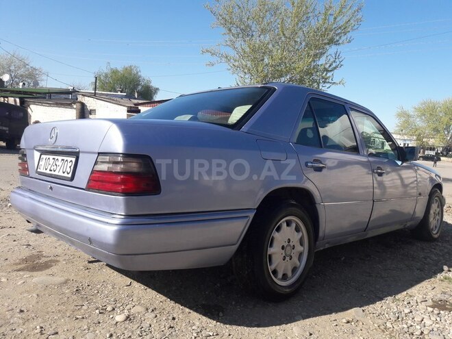 Mercedes E 300 1994, 350,000 km - 3.0 l - Qusar