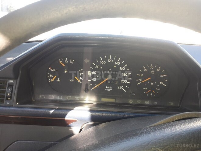 Mercedes E 300 1994, 350,000 km - 3.0 l - Qusar