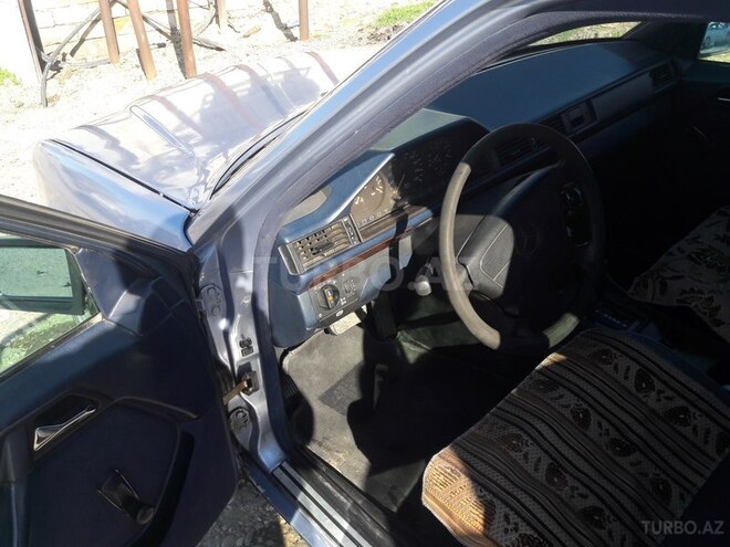 Mercedes E 300 1994, 350,000 km - 3.0 l - Qusar