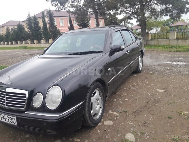 Mercedes E 240 1998, 250,000 km - 2.4 l - Masallı