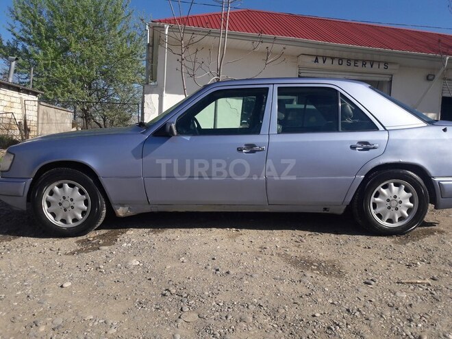 Mercedes E 300 1994, 350,000 km - 3.0 l - Qusar