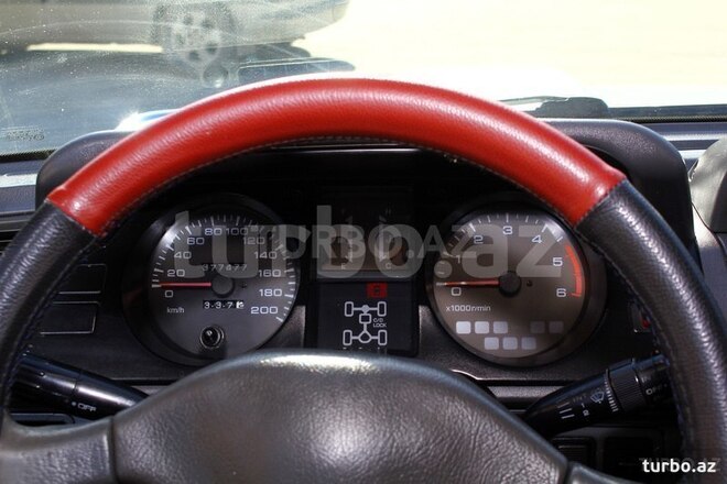 Mitsubishi Pajero 1997, 280,000 km - 2.8 l - Qusar