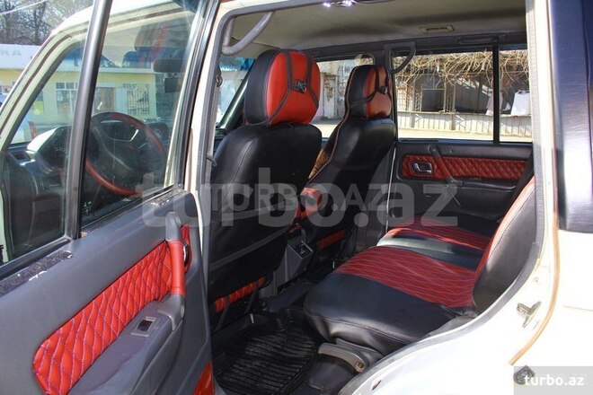 Mitsubishi Pajero 1997, 280,000 km - 2.8 l - Qusar