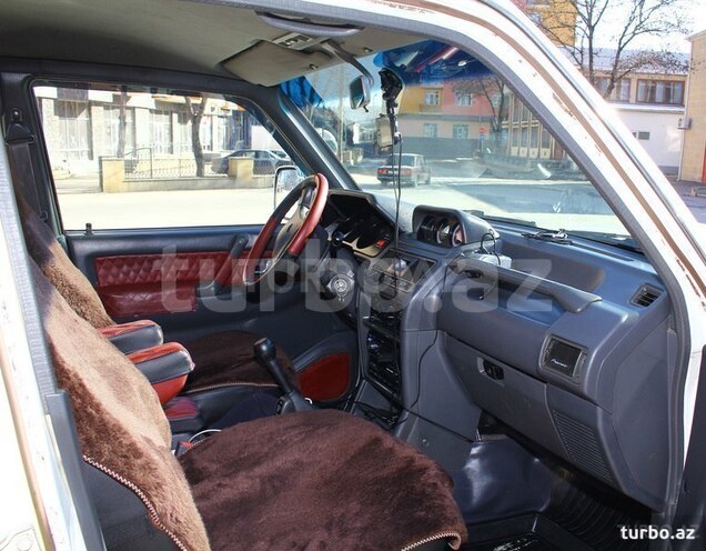 Mitsubishi Pajero 1997, 280,000 km - 2.8 l - Qusar
