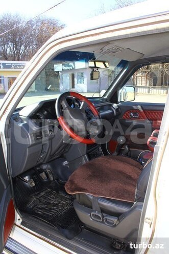 Mitsubishi Pajero 1997, 280,000 km - 2.8 l - Qusar