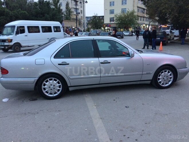 Mercedes E 280 1996, 242,000 km - 2.8 l - Bakı
