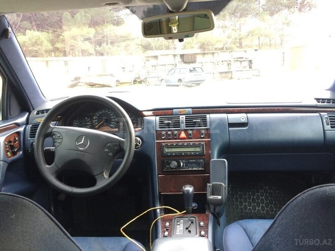 Mercedes E 280 1996, 242,000 km - 2.8 l - Bakı