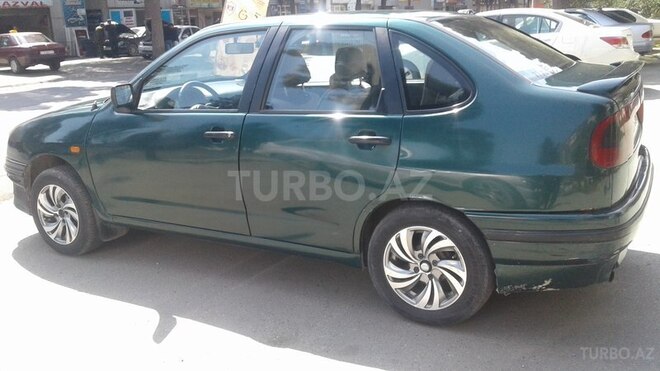 Volkswagen Polo 1995, 245,000 km - 1.6 l - Bakı