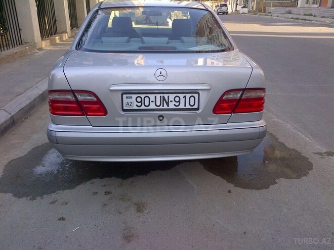 Mercedes E 200 2001, 280,000 km - 2.0 l - Bakı