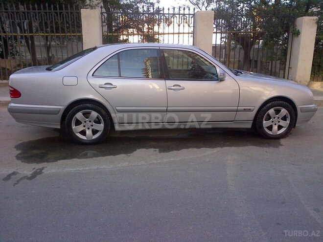 Mercedes E 200 2001, 280,000 km - 2.0 l - Bakı