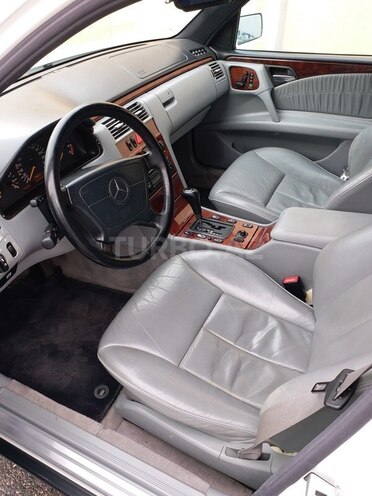 Mercedes E 280 1998, 185,000 km - 2.8 l - Bakı