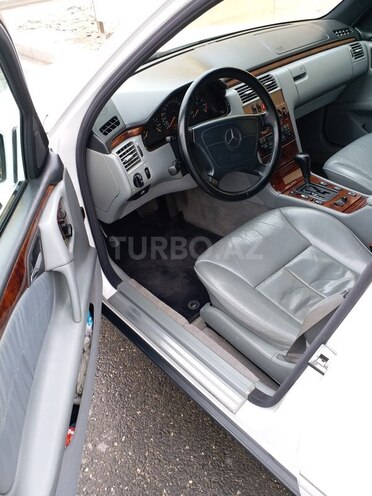 Mercedes E 280 1998, 185,000 km - 2.8 l - Bakı
