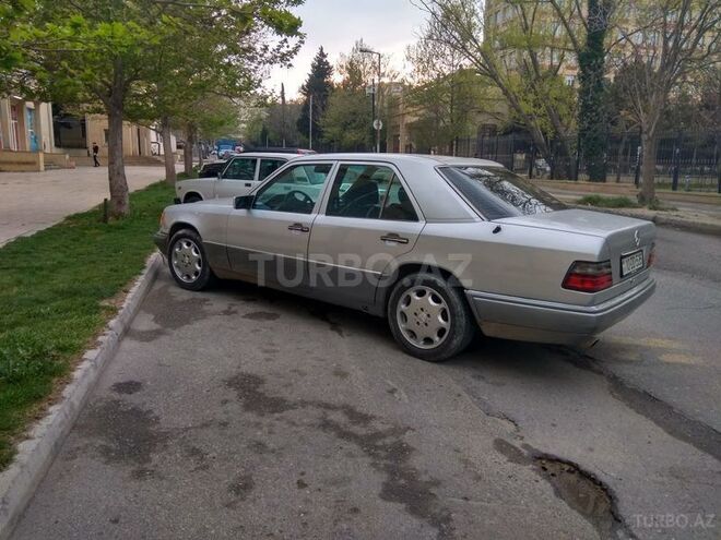 Mercedes E 220 1993, 475,000 km - 2.2 l - Bakı