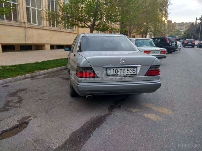 Mercedes E 220 1993, 475,000 km - 2.2 l - Bakı