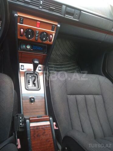 Mercedes E 220 1993, 475,000 km - 2.2 l - Bakı
