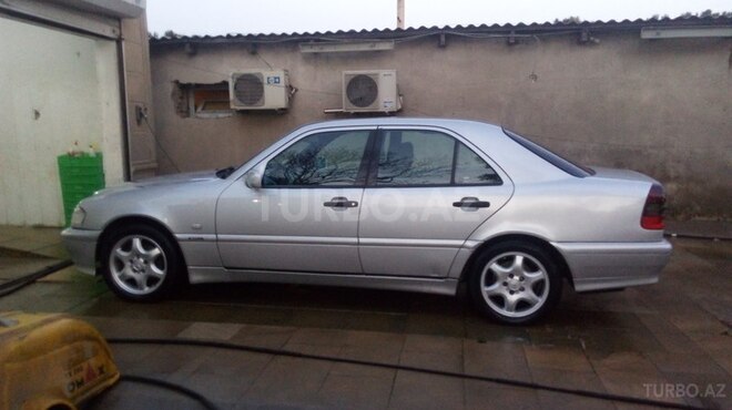 Mercedes C 240 2000, 210,000 km - 2.4 l - Bakı