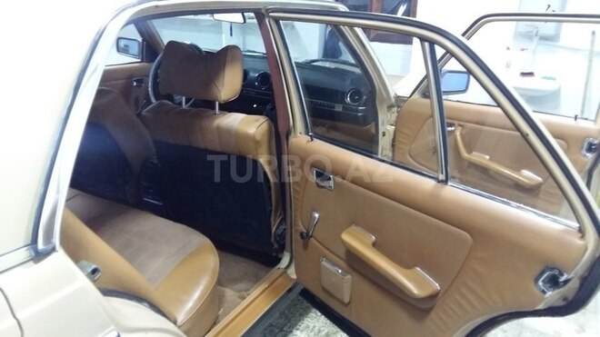 Mercedes E 200 1984, 2,002 km - 2.3 л - Bakı