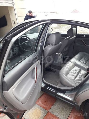 Volkswagen Passat 2003, 144,000 km - 1.8 l - Bakı