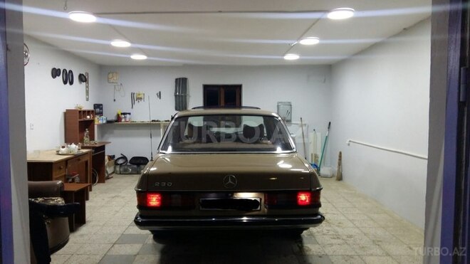 Mercedes E 200 1983, 80,000 km - 2.0 л - Bakı