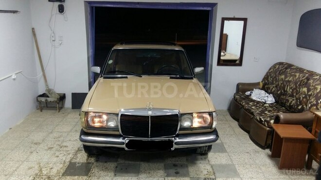 Mercedes E 200 1983, 80,000 km - 2.0 л - Bakı