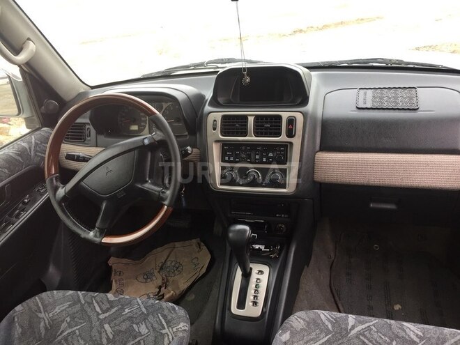 Mitsubishi Pajero io 1999, 200,000 km - 1.8 l - Sumqayıt