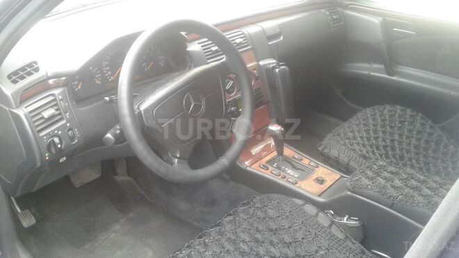 Mercedes E 280 1996, 215,000 km - 2.8 l - Bakı