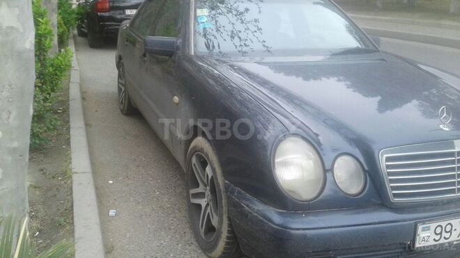 Mercedes E 280 1996, 215,000 km - 2.8 l - Bakı