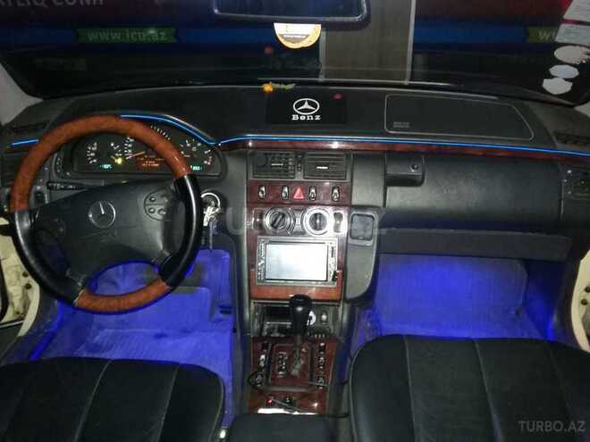 Mercedes E 220 2001, 350,000 km - 2.2 l - Bakı