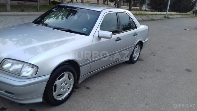 Mercedes C 180 1999, 298,570 km - 1.8 л - Yevlax