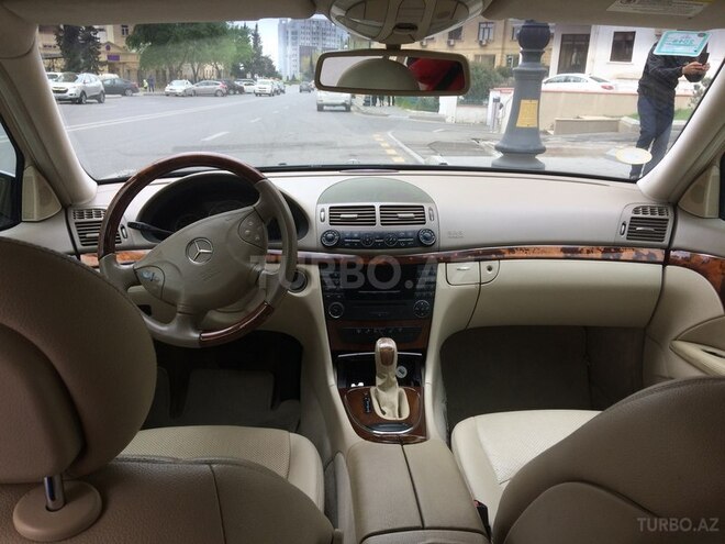 Mercedes E 240 2004, 208,000 km - 2.6 л - Bakı