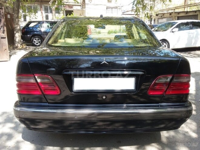 Mercedes E 240 1999, 254,000 km - 2.6 l - Bakı