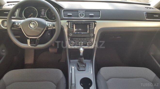 Volkswagen Passat 2017, 11,000 km - 1.8 l - Bakı