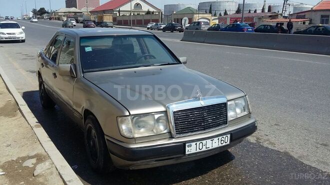 Mercedes E 260 1989, 365,550 km - 2.6 l - Bakı