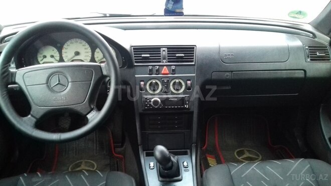 Mercedes C 180 1999, 297,587 km - 1.8 л - Yevlax