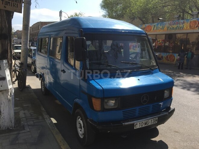 Mercedes 208 D 1992, 300,000 km - 0.2 l - Sumqayıt