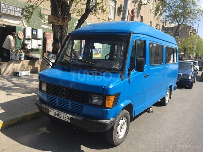 Mercedes 208 D 1992, 300,000 km - 0.2 l - Sumqayıt