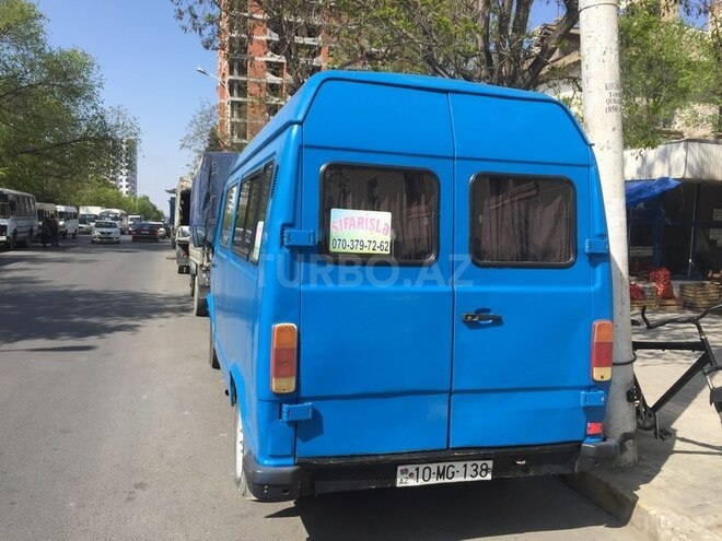 Mercedes 208 D 1992, 300,000 km - 0.2 l - Sumqayıt