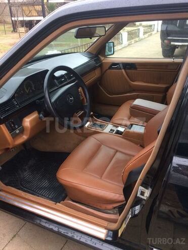 Mercedes E 280 1995, 322,000 km - 2.8 l - Bakı