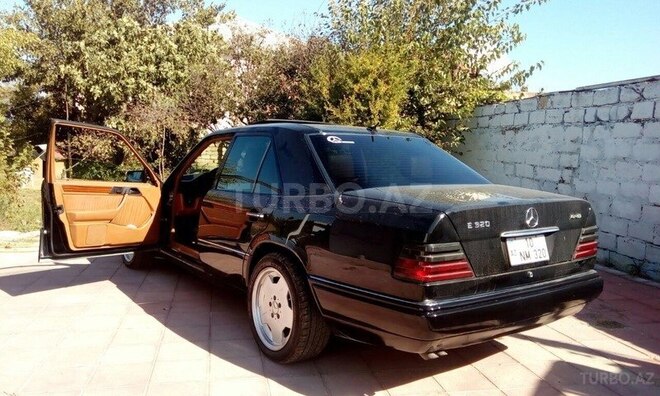 Mercedes E 280 1995, 322,000 km - 2.8 l - Bakı