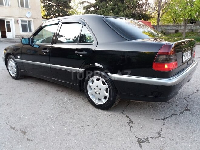 Mercedes C 200 1998, 260,000 km - 2.0 l - Şəki