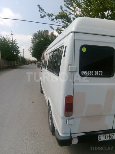 Mercedes 208 D 1990, 676,743 km - 2.3 l - Şirvan