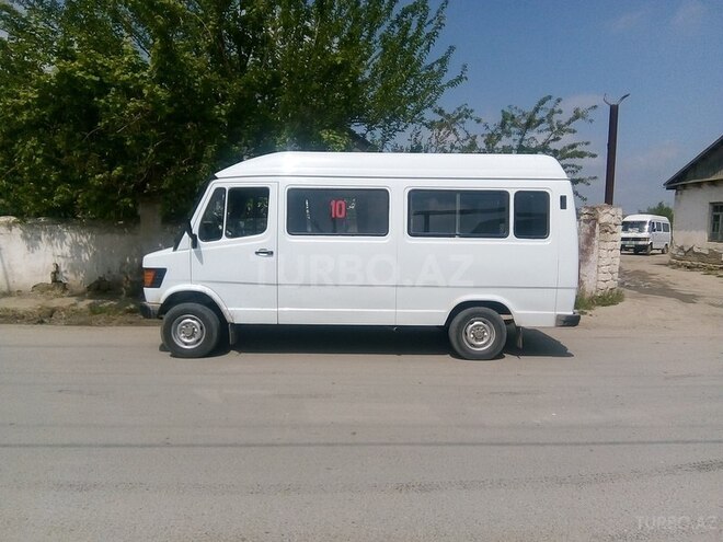 Mercedes 208 D 1990, 676,743 km - 2.3 l - Şirvan
