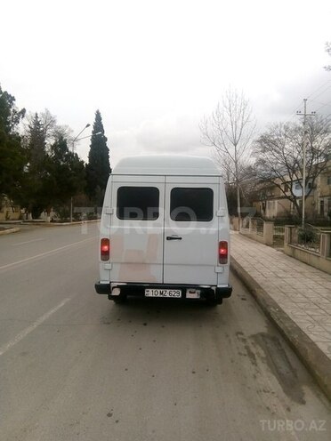 Mercedes 208 D 1990, 676,743 km - 2.3 l - Şirvan