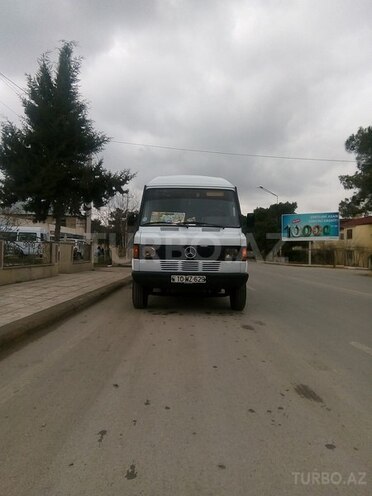 Mercedes 208 D 1990, 676,743 km - 2.3 l - Şirvan
