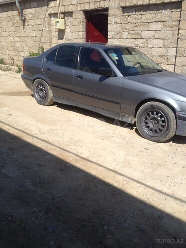 BMW 318 1991, 445,000 km - 1.8 l - Bakı