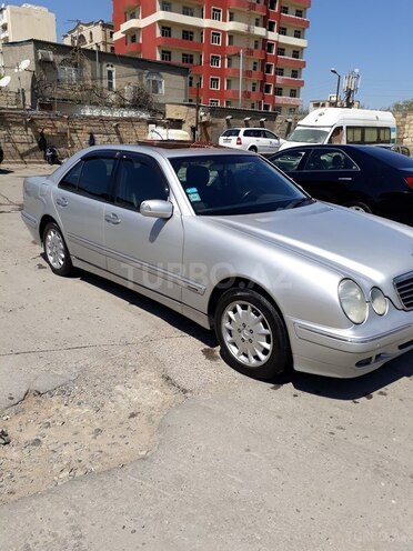 Mercedes E 240 2000, 289,000 km - 2.6 l - Bakı