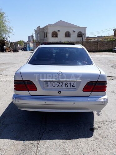 Mercedes E 240 2000, 289,000 km - 2.6 l - Bakı
