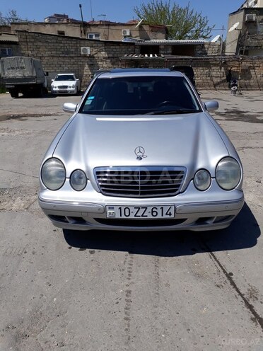 Mercedes E 240 2000, 289,000 km - 2.6 l - Bakı