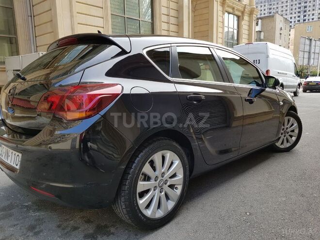 Opel Astra 2011, 108,400 km - 1.6 l - Bakı